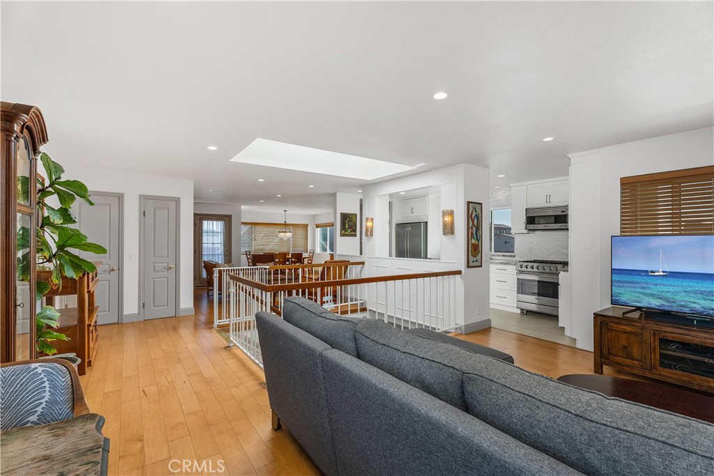 MLS #OC25250843 image #11