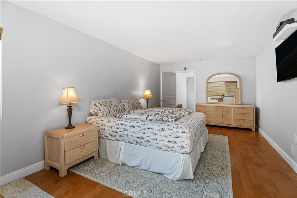 MLS #OC25250843 image #22