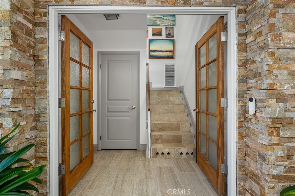 MLS #OC25250843 image #3