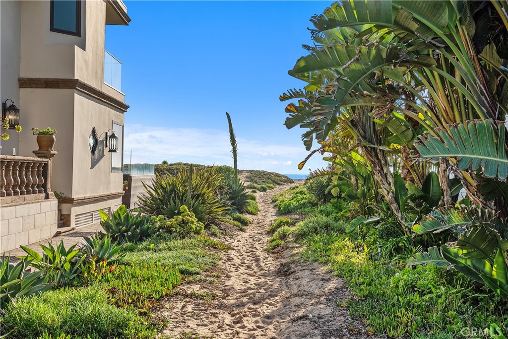 MLS #OC25250843 image #32