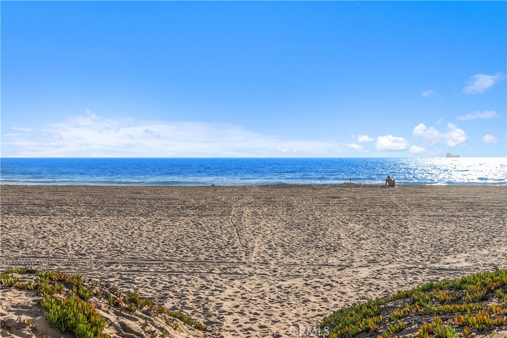 MLS #OC25250843 image #33