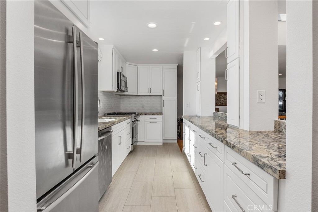 MLS #OC25250843 image #5