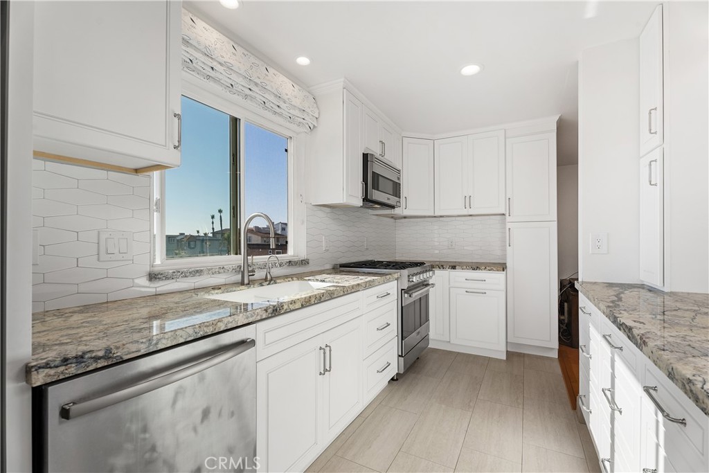 MLS #OC25250843 image #6