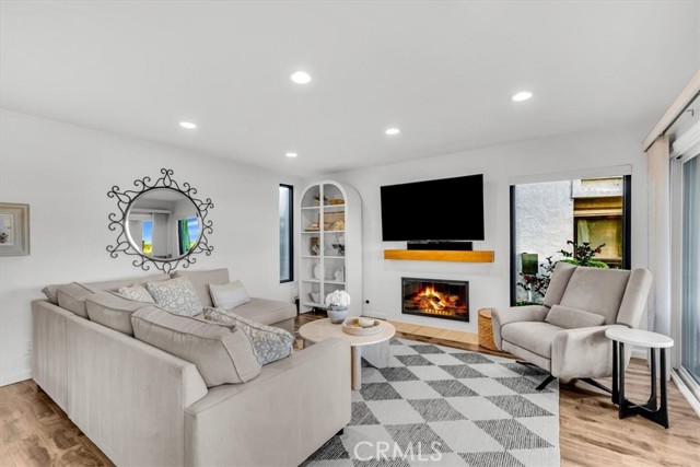 MLS #OC25250846 image #10