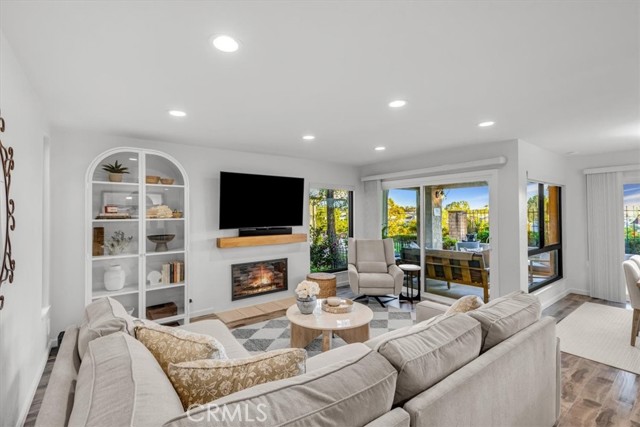 MLS #OC25250846 image #11