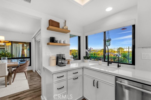 MLS #OC25250846 image #2