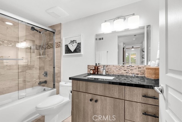 MLS #OC25250846 image #32