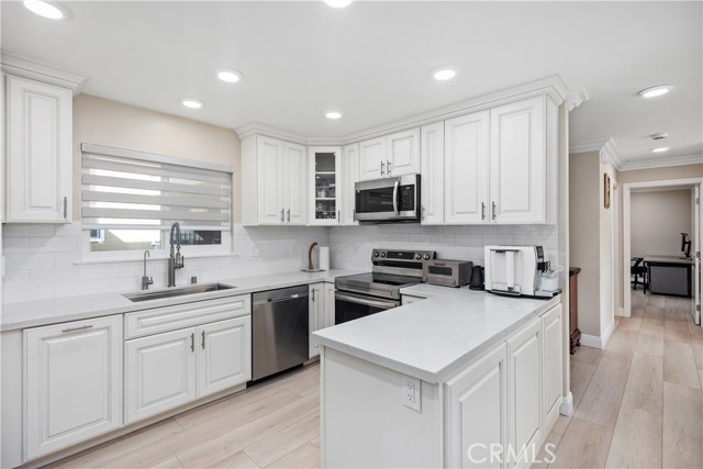 MLS #OC25250868 image #22