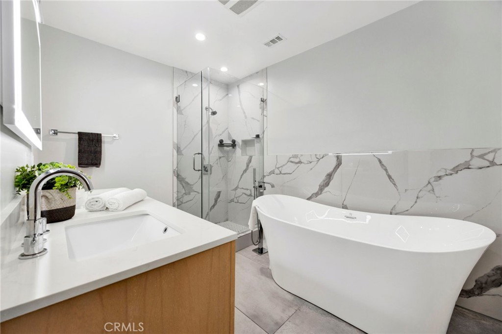 MLS #OC25250905 image #15