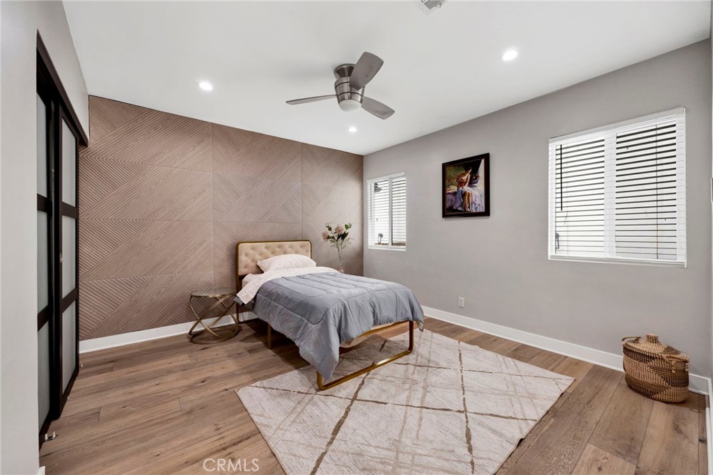 MLS #OC25250905 image #16