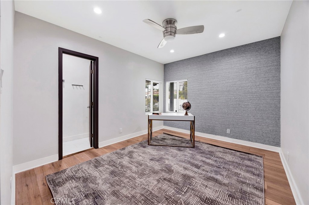 MLS #OC25250905 image #18