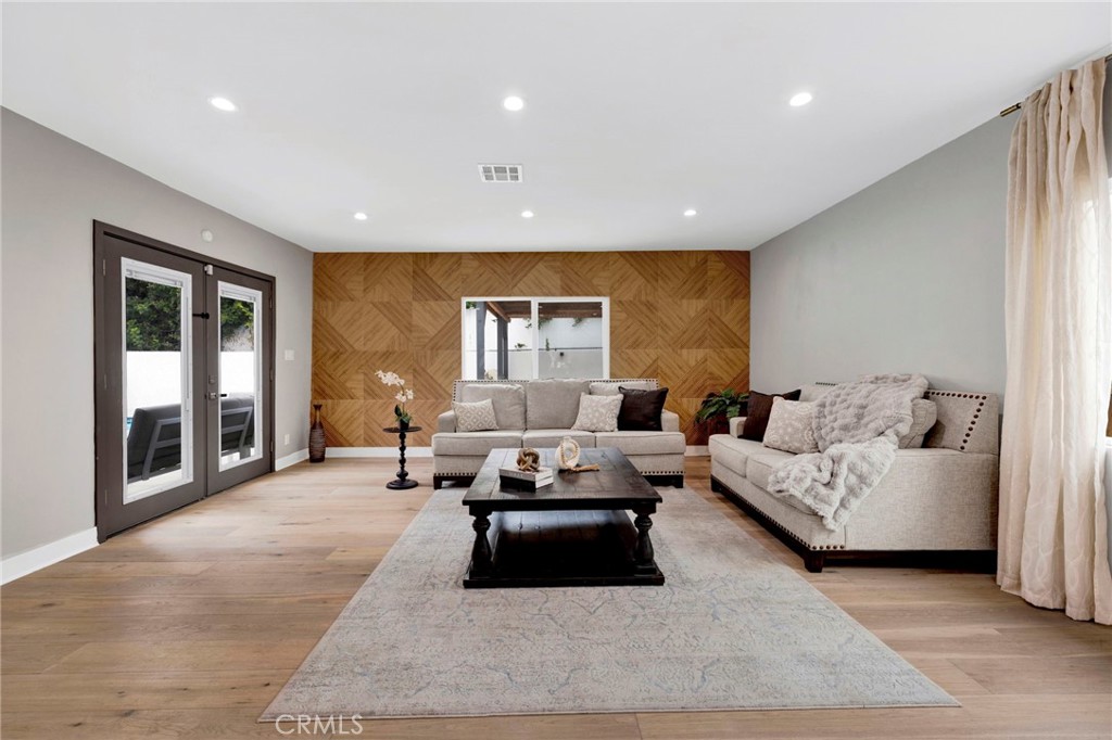 MLS #OC25250905 image #2