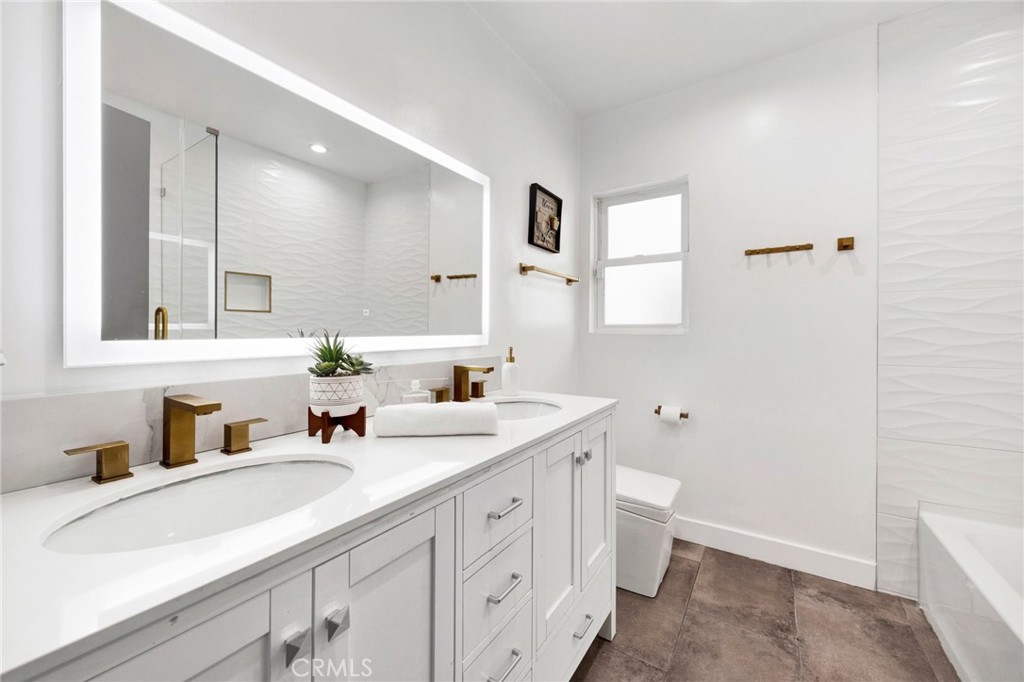 MLS #OC25250905 image #7