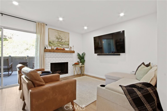 MLS #OC25250949 image #10