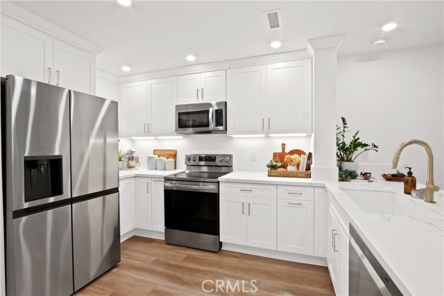 MLS #OC25250949 image #5