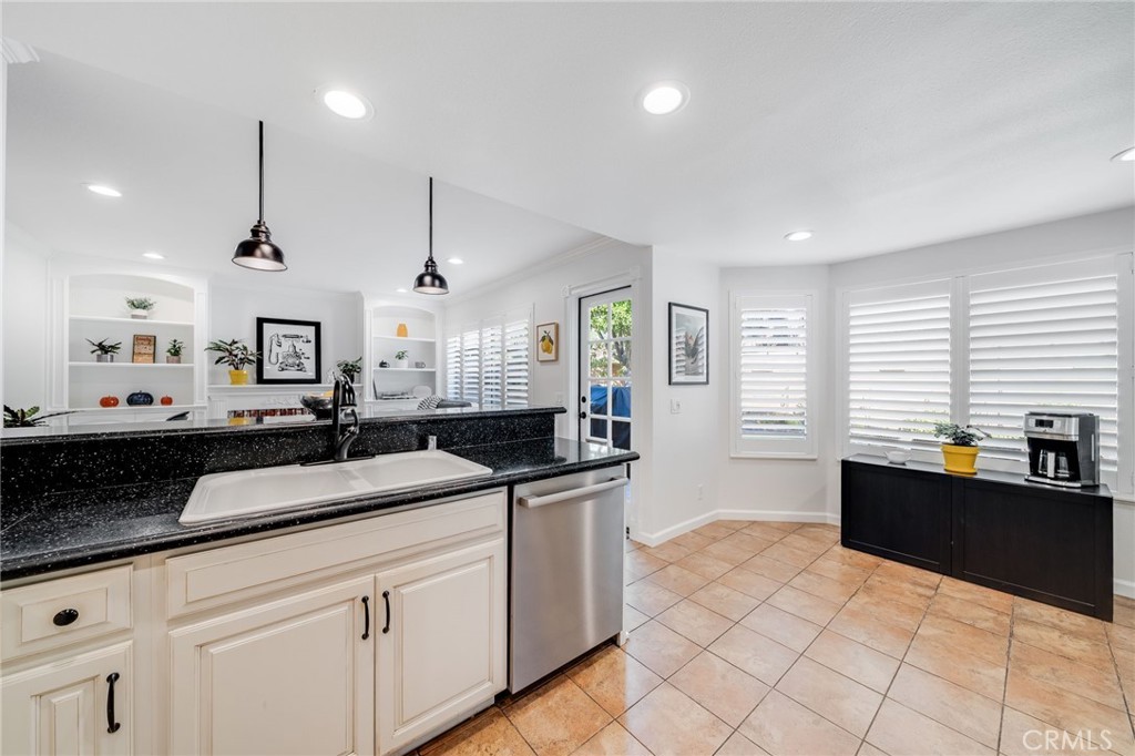 MLS #OC25250983 image #12