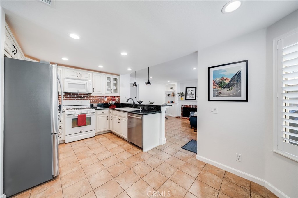 MLS #OC25250983 image #13