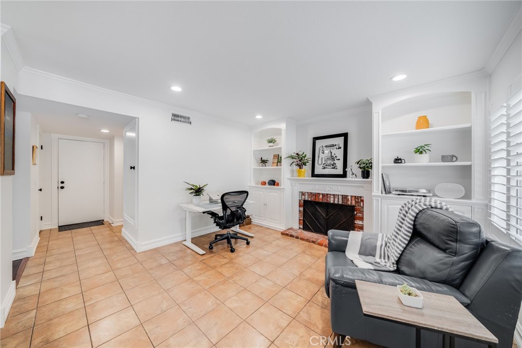 MLS #OC25250983 image #20