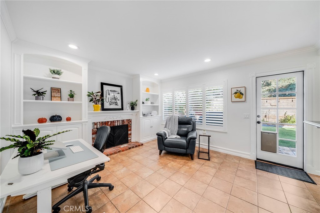 MLS #OC25250983 image #21