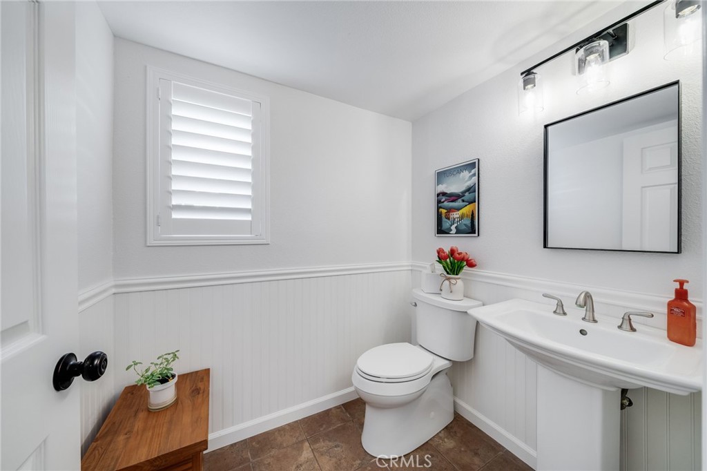 MLS #OC25250983 image #23