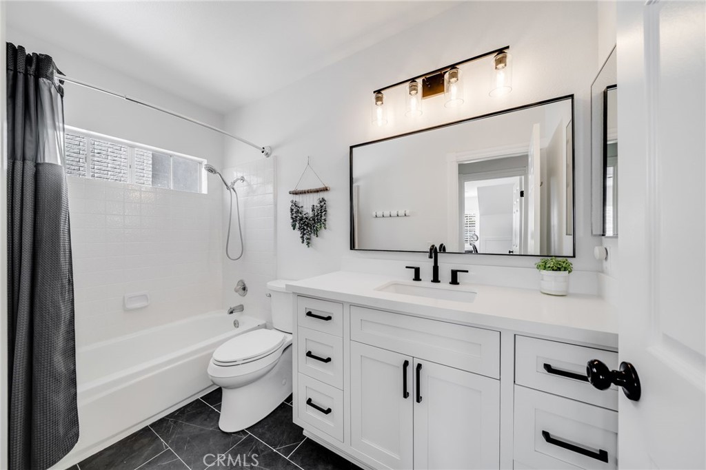 MLS #OC25250983 image #27