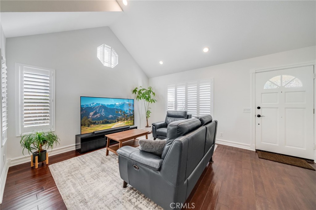 MLS #OC25250983 image #6