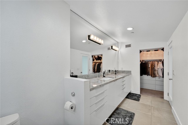 MLS #OC25250996 image #16