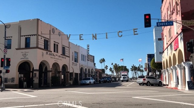 MLS #OC25250996 image #33