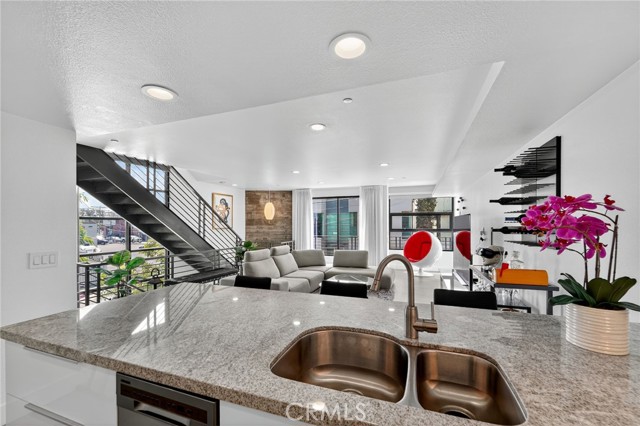 MLS #OC25250996 image #8