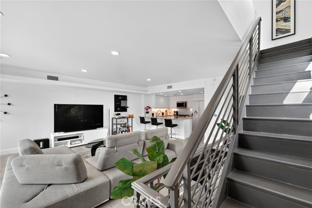 MLS #OC25250996 image #9