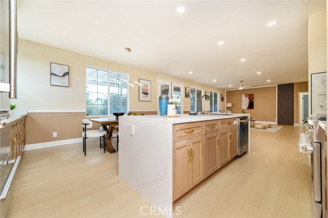 MLS #OC25251109 image #21