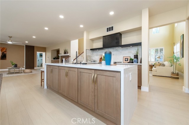 MLS #OC25251109 image #22