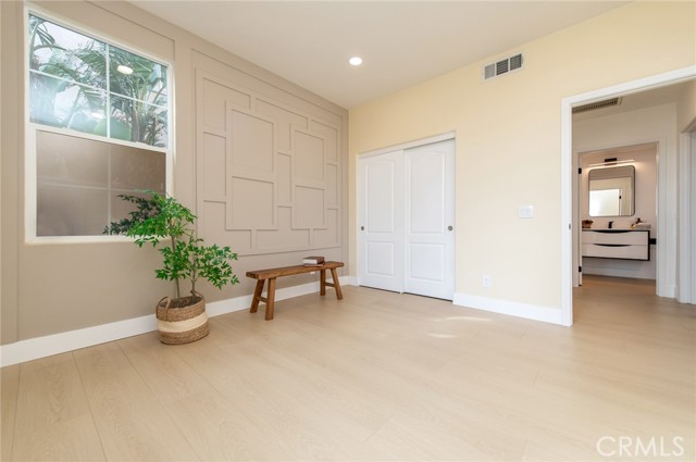 MLS #OC25251109 image #23