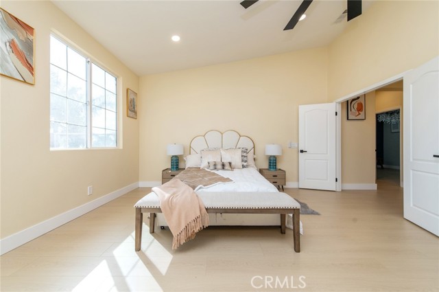 MLS #OC25251109 image #33