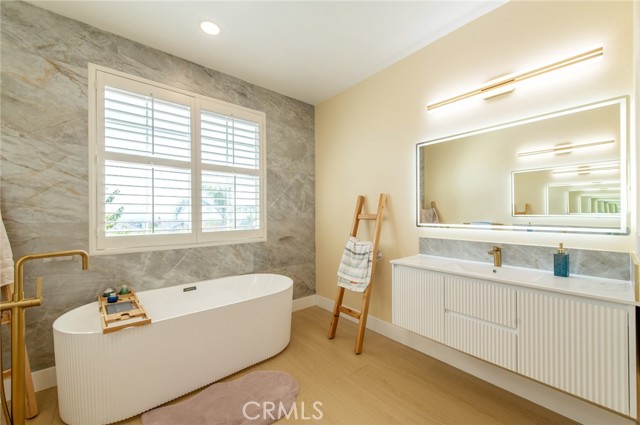 MLS #OC25251109 image #38