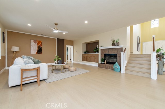 MLS #OC25251109 image #9