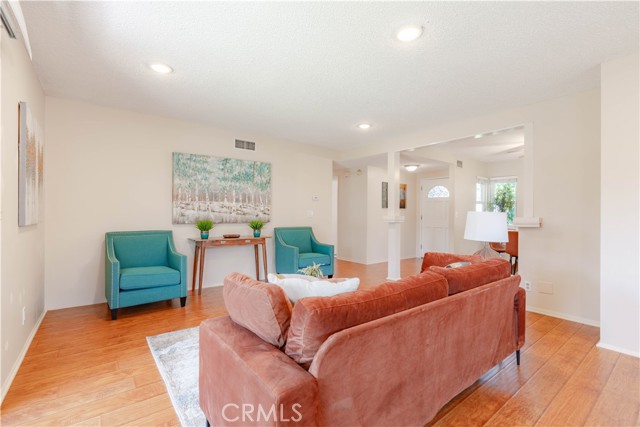 MLS #OC25251169 image #7