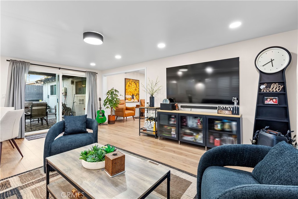 MLS #OC25251185 image #15