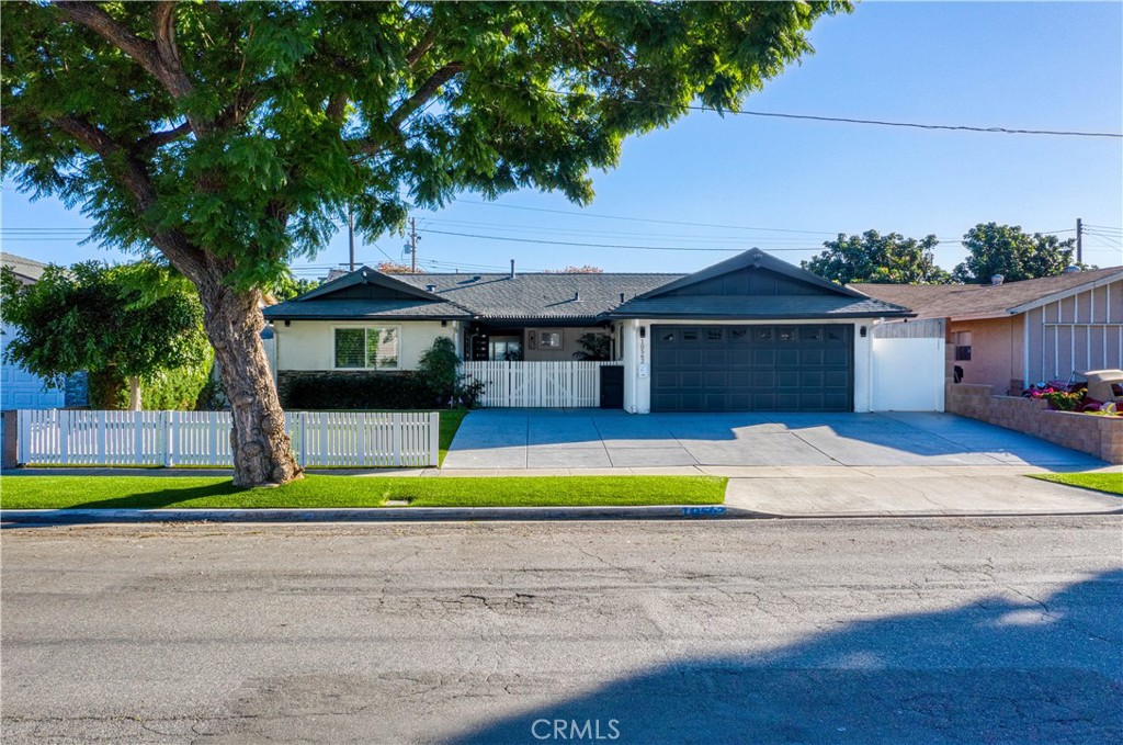 MLS #OC25251185 image #2