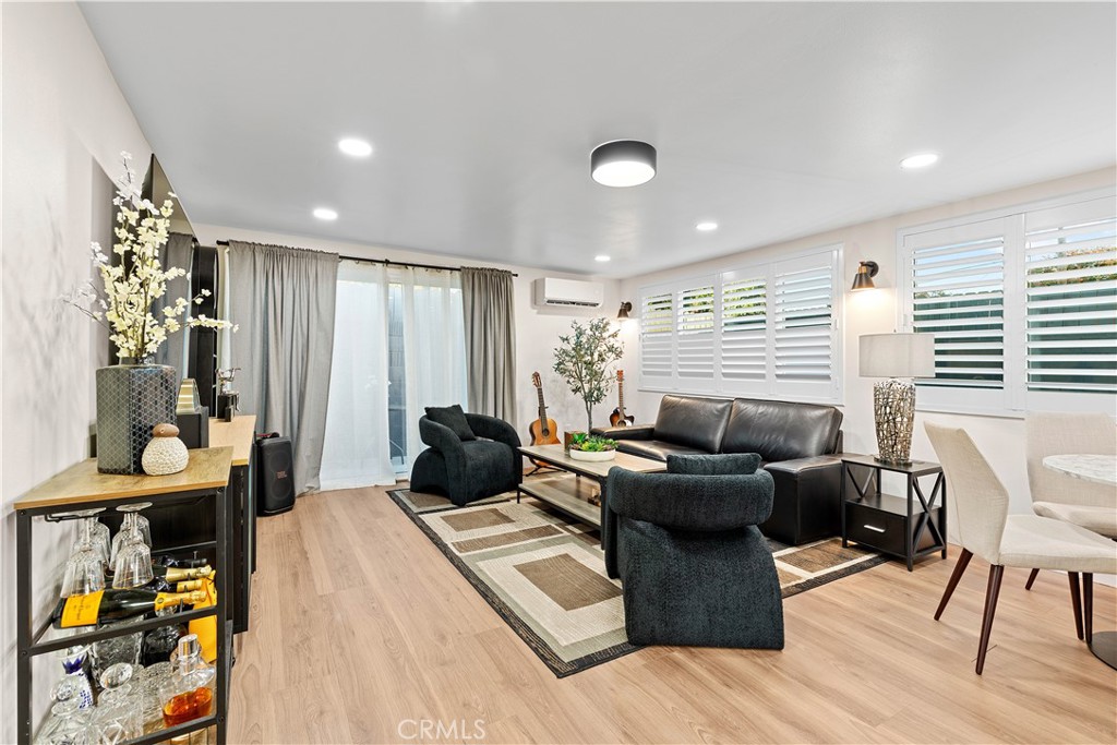 MLS #OC25251185 image #23