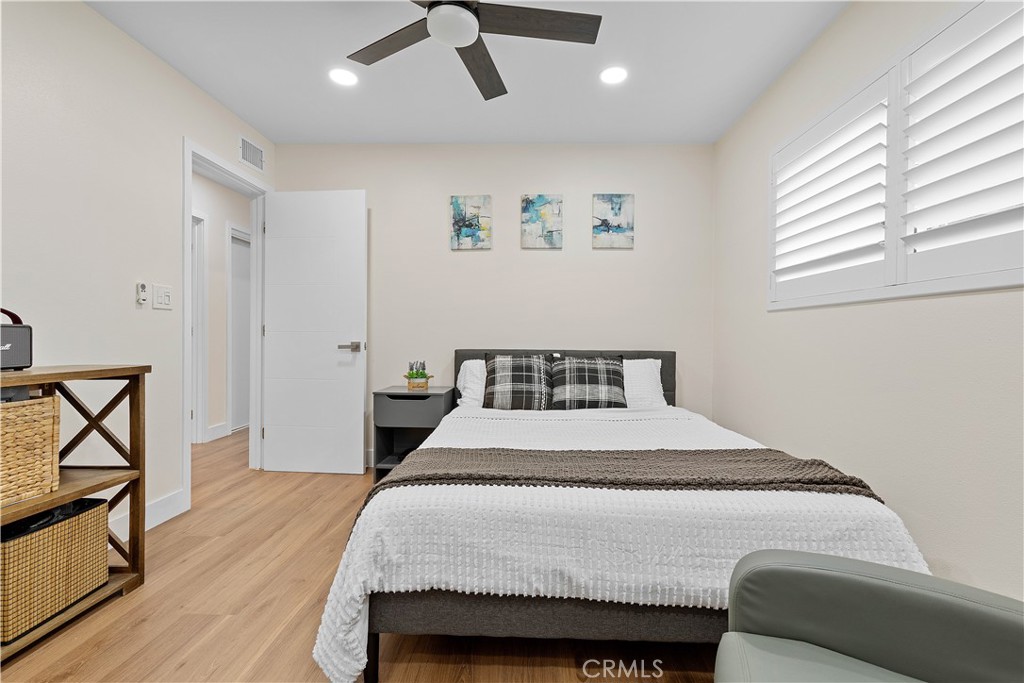 MLS #OC25251185 image #27