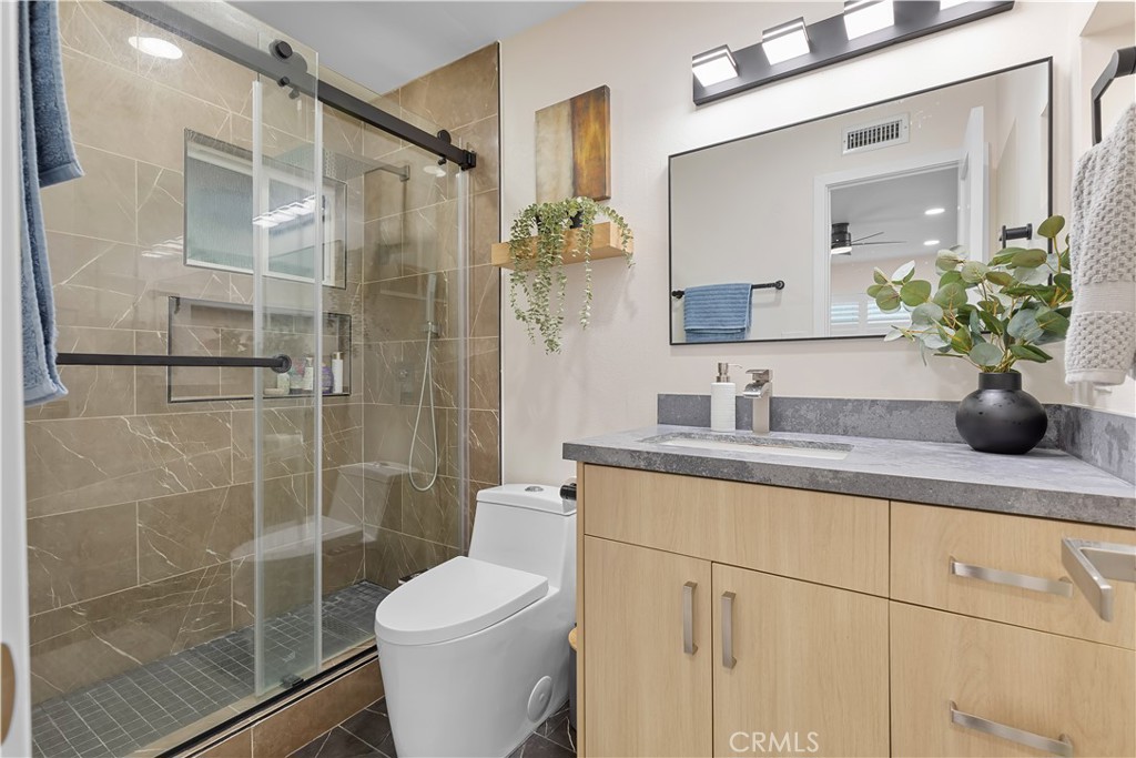 MLS #OC25251185 image #31