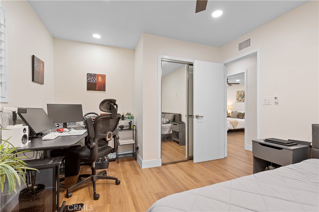 MLS #OC25251185 image #33