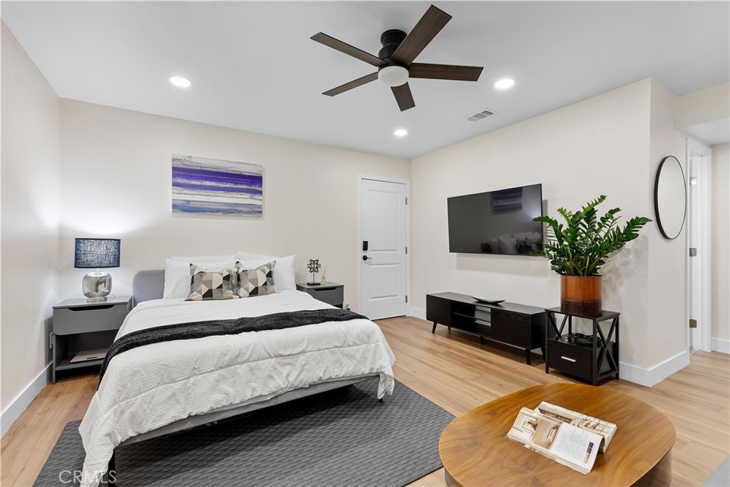 MLS #OC25251185 image #42