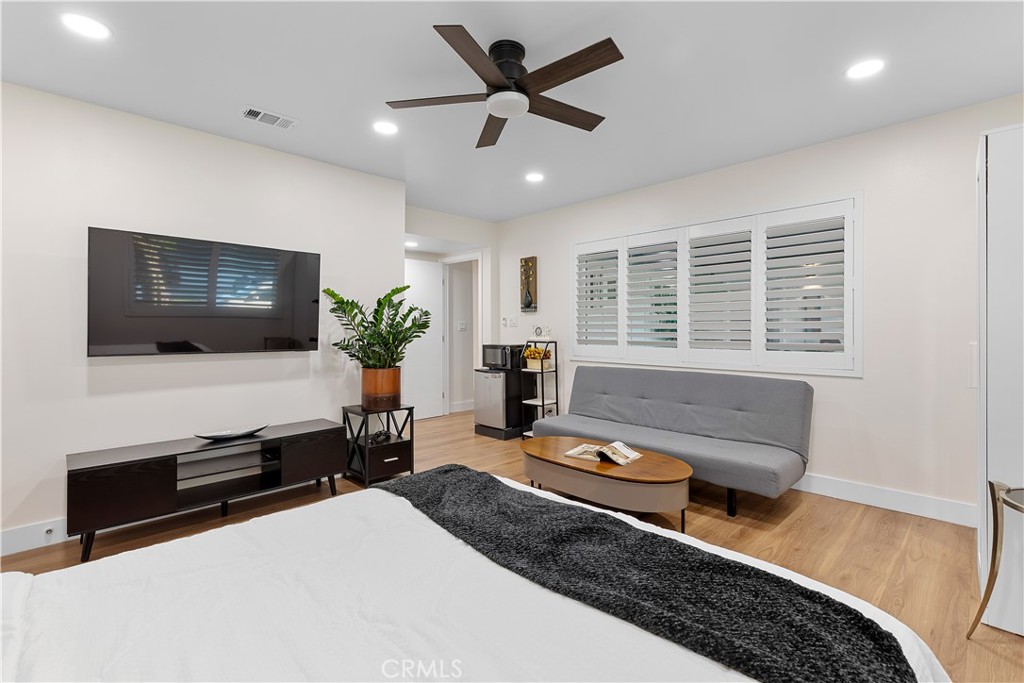 MLS #OC25251185 image #43