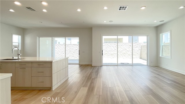 MLS #OC25251196 image #1