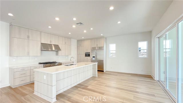 MLS #OC25251196 image #2