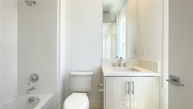 MLS #OC25251196 image #21