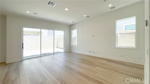 MLS #OC25251196 image #6