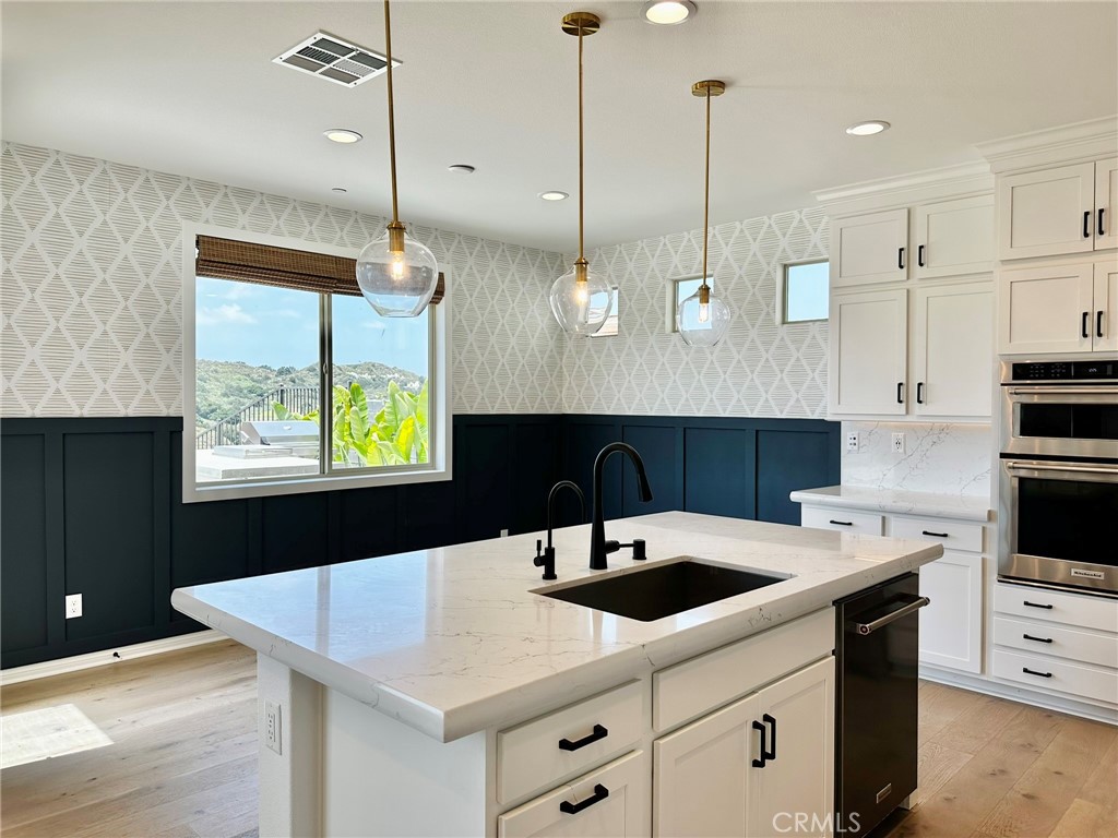 MLS #OC25251203 image #16